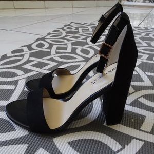 Black Strap Heels 🖤